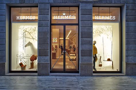 hermes montenapoleone|Via Monte Napoleone .